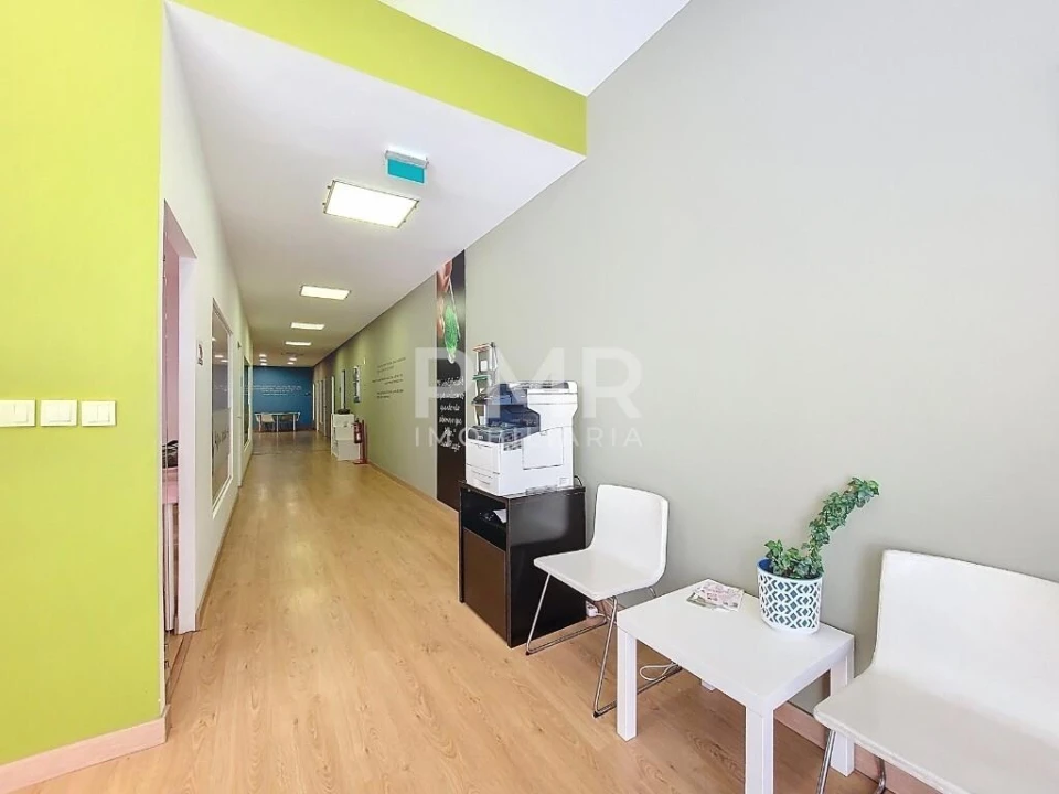 Loja para Arrendamento em Lumiar Foto 3