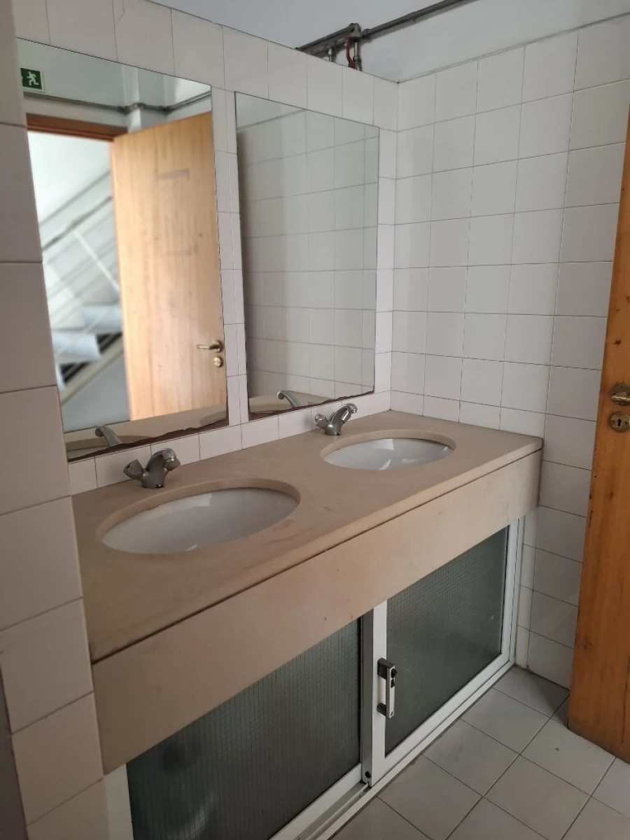 Armazém para Venda em Azurem Foto 13