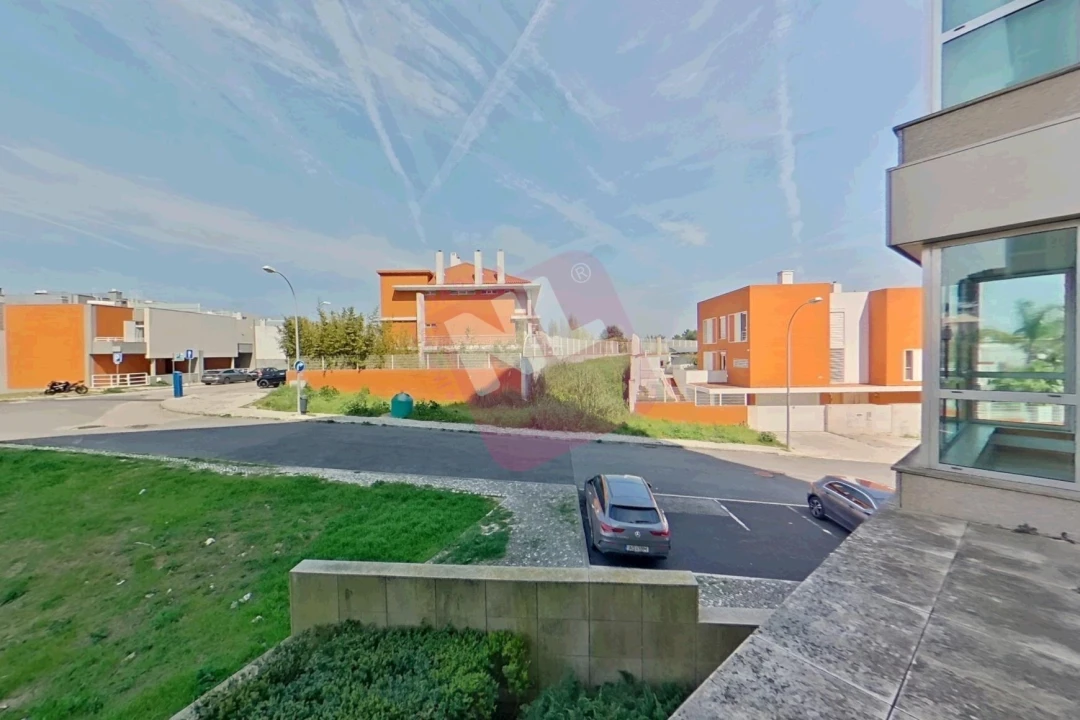 Apartamento T2 para Arrendamento em Lumiar Foto 38