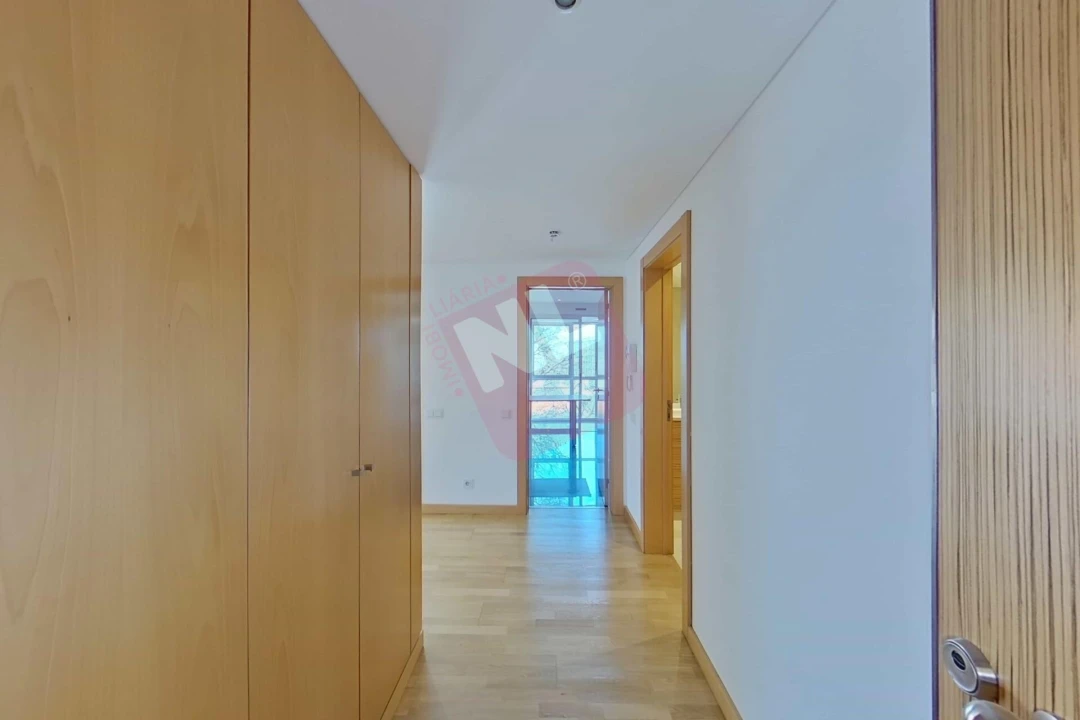 Apartamento T2 para Arrendamento em Lumiar Foto 4