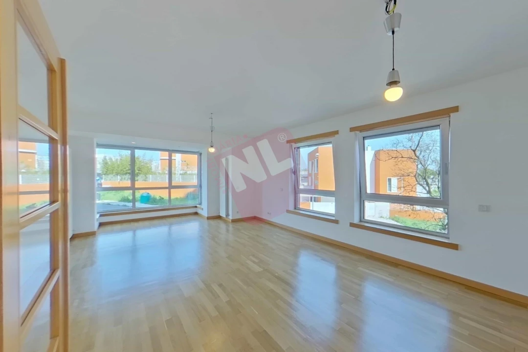 Apartamento T2 para Arrendamento em Lumiar Foto 15