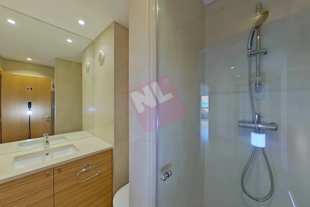 Apartamento T2 para Arrendamento em Lumiar Foto 6