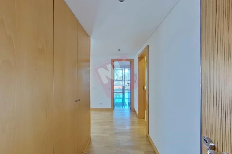 Apartamento T2 para Arrendamento em Lumiar Foto 4