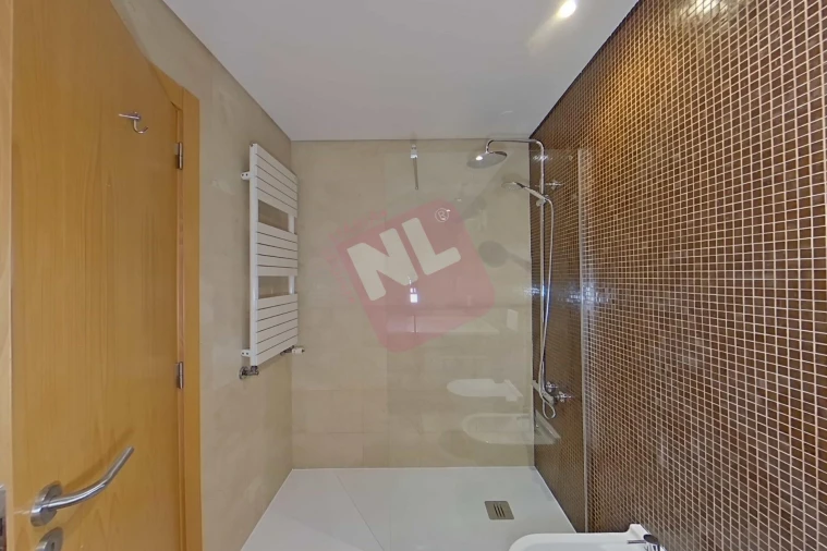 Apartamento T2 para Arrendamento em Lumiar Foto 28