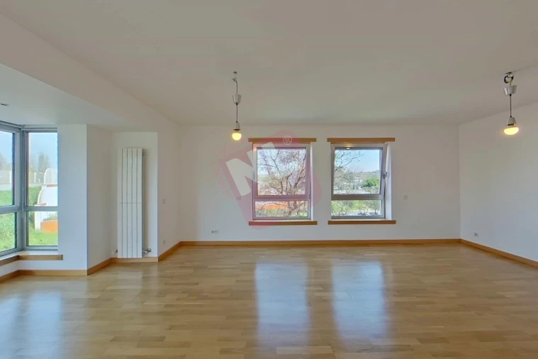 Apartamento T2 para Arrendamento em Lumiar Foto 17