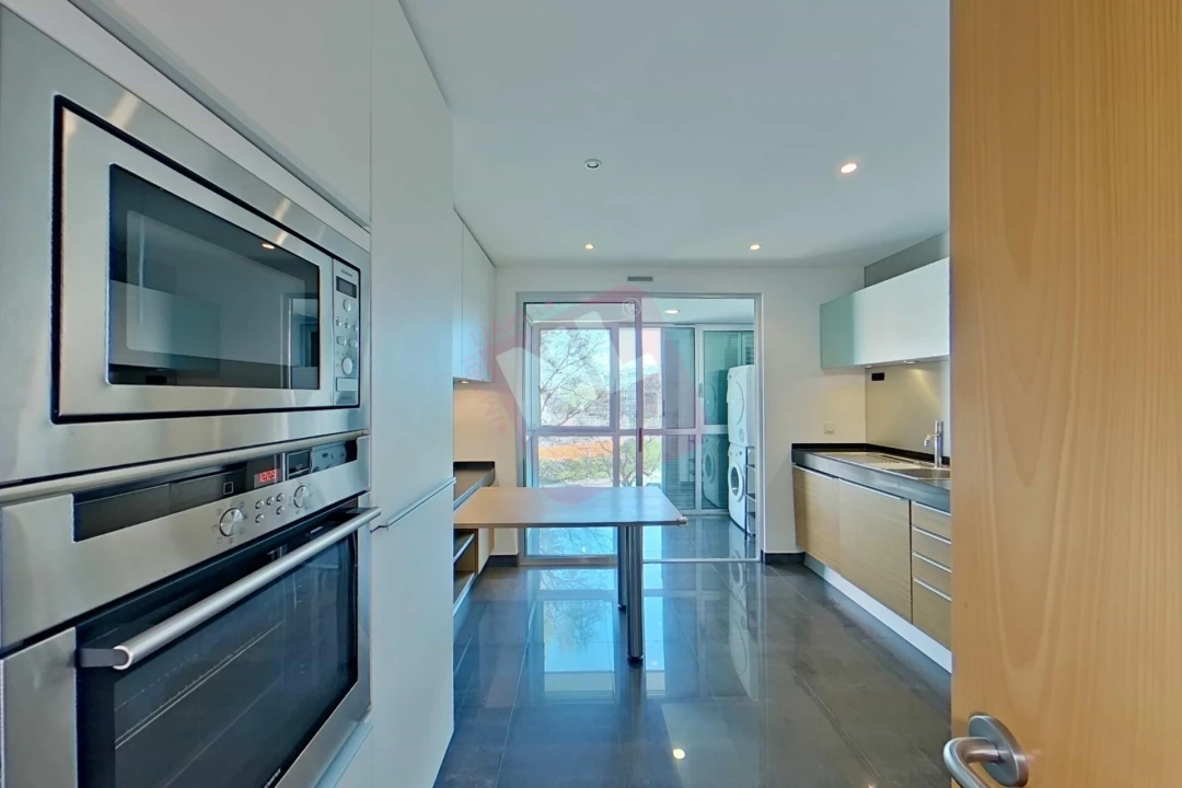 Apartamento T2 para Arrendamento em Lumiar Foto 8