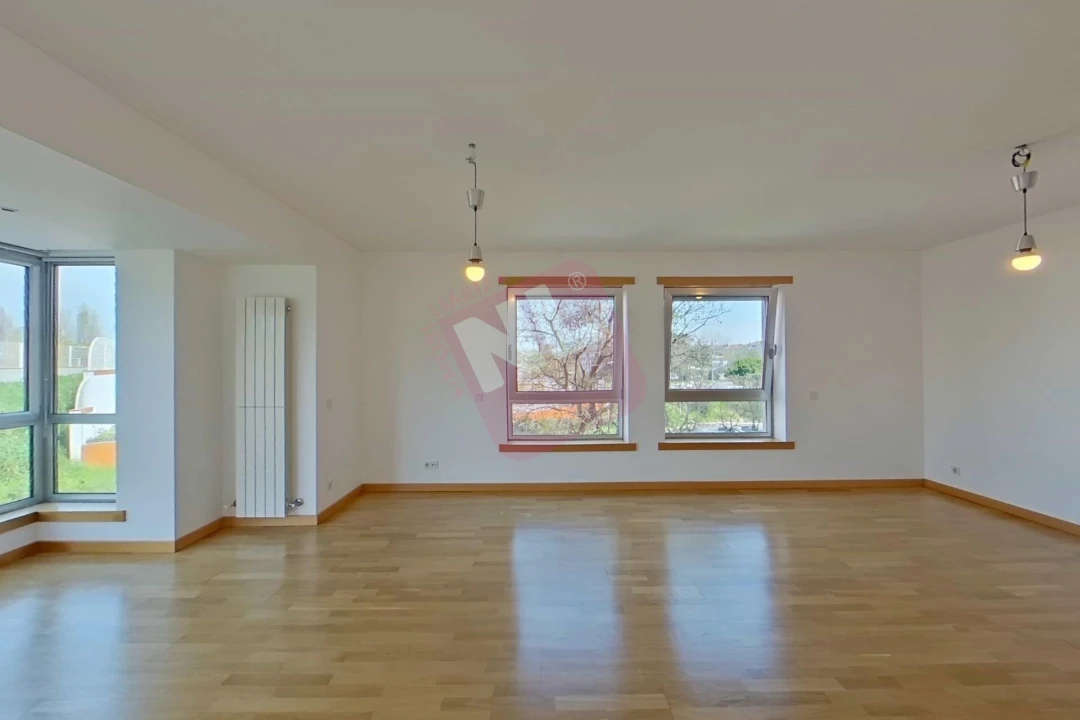 Apartamento T2 para Arrendamento em Lumiar Foto 17