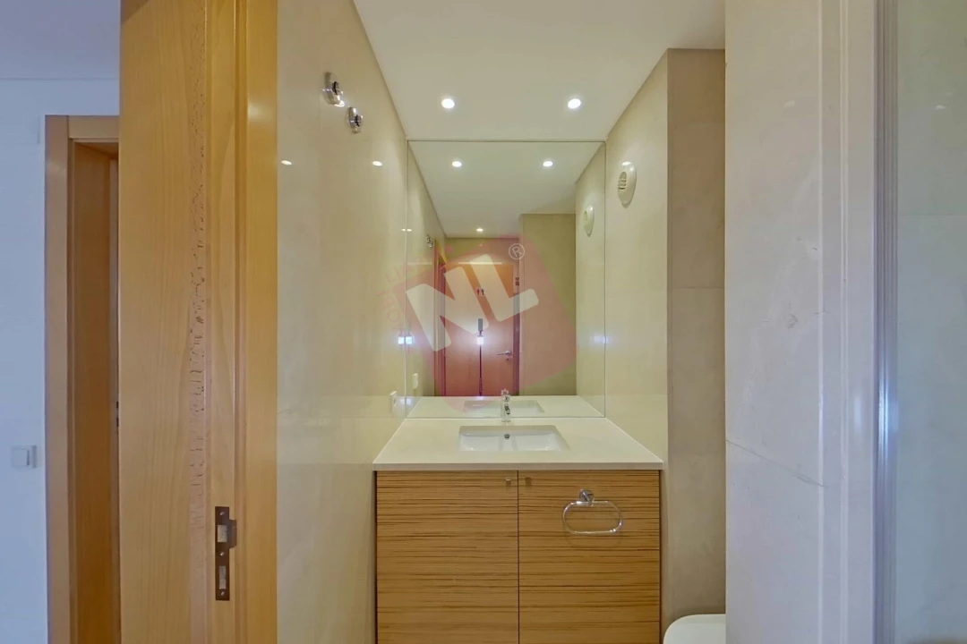 Apartamento T2 para Arrendamento em Lumiar Foto 7