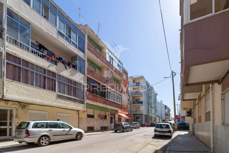 Apartamento T2 para Venda em Seixal, Arrentela e Aldeia de Paio Pires Foto 2