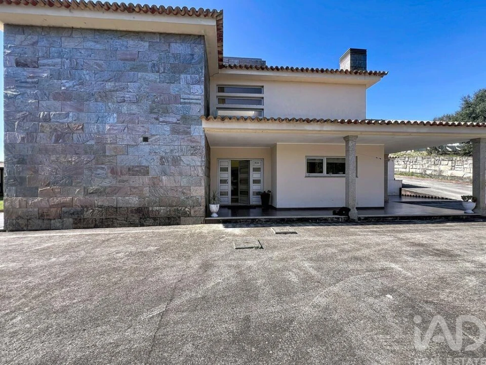 Moradia T3 para Venda em Rio Mau Foto 5