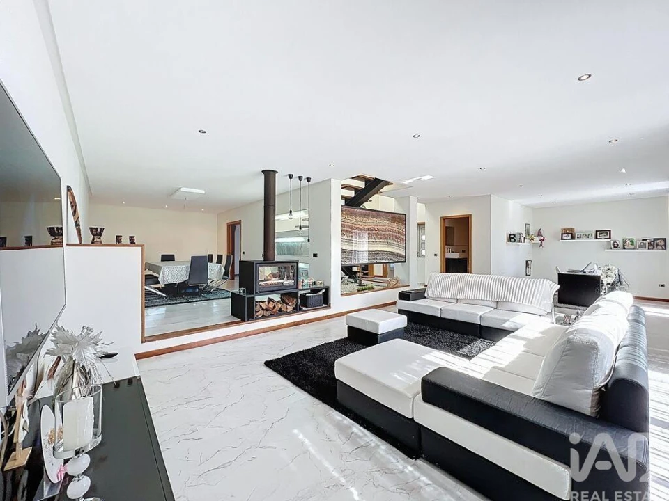 Moradia T3 para Venda em Rio Mau Foto 21