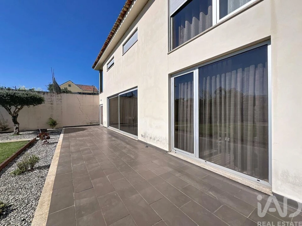 Moradia T3 para Venda em Rio Mau Foto 8