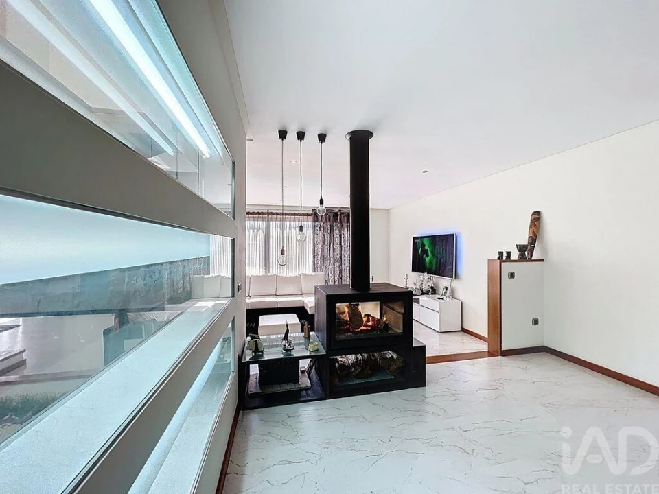 Moradia T3 para Venda em Rio Mau Foto 19