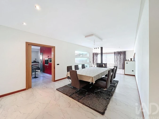 Moradia T3 para Venda em Rio Mau Foto 18