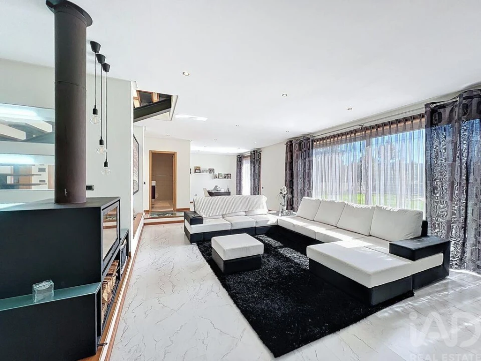 Moradia T3 para Venda em Rio Mau Foto 20