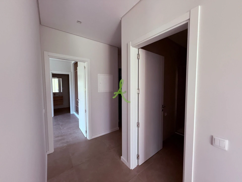 Apartamento T2 para Venda em Portimão Foto 4