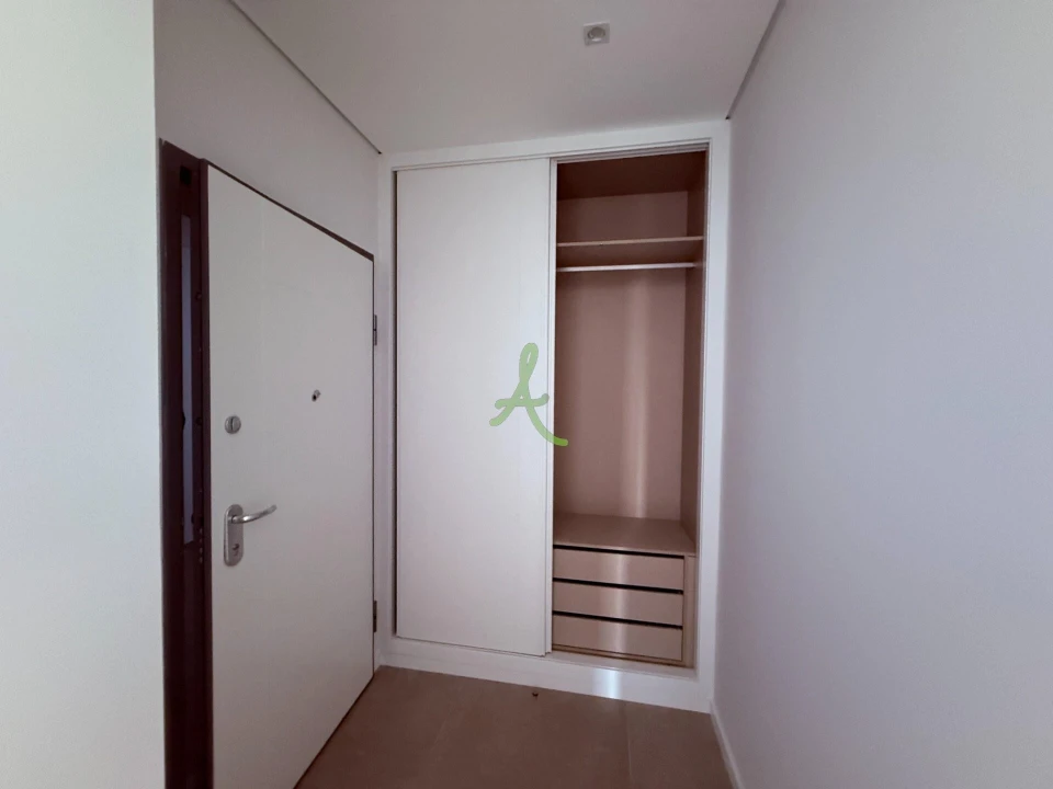 Apartamento T2 para Venda em Portimão Foto 3