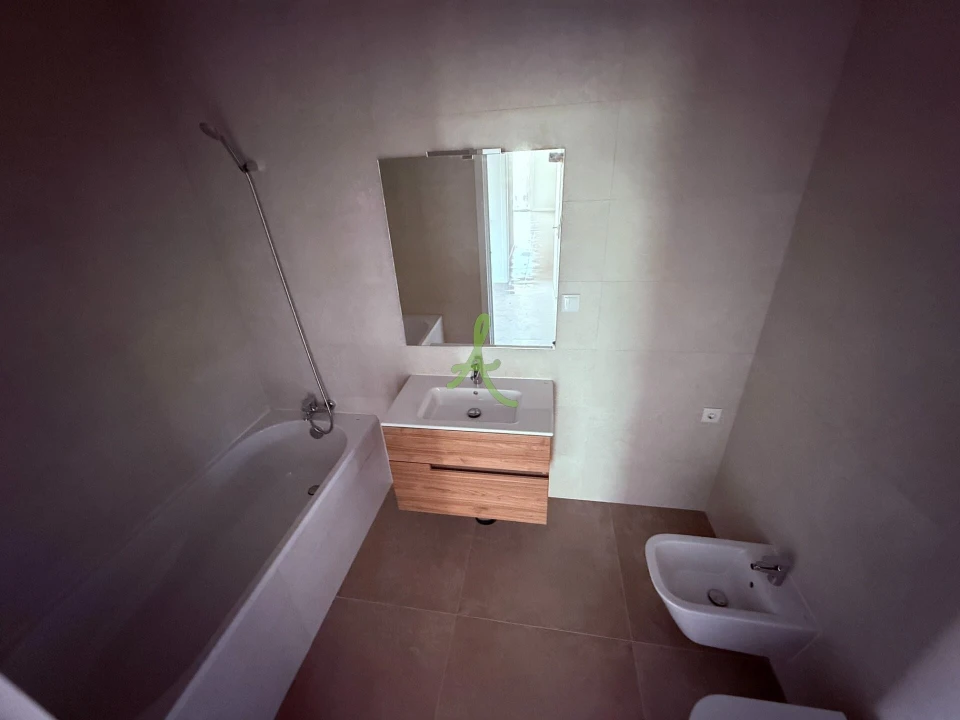 Apartamento T2 para Venda em Portimão Foto 7