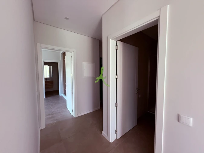 Apartamento T2 para Venda em Portimão Foto 4