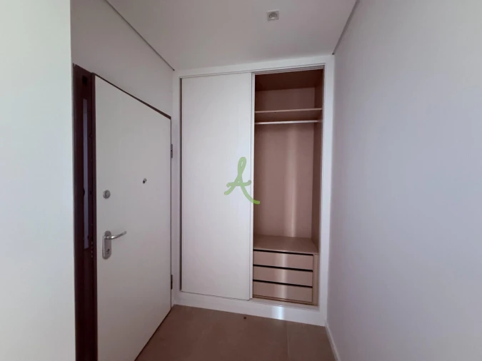 Apartamento T2 para Venda em Portimão Foto 3