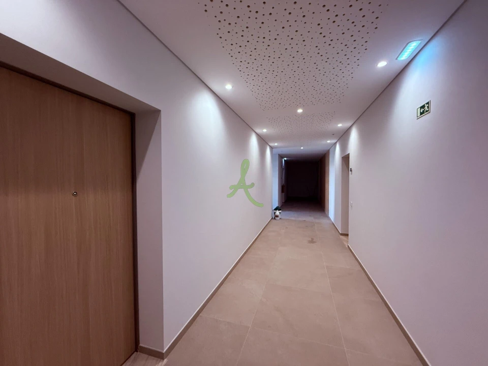 Apartamento T2 para Venda em Portimão Foto 32