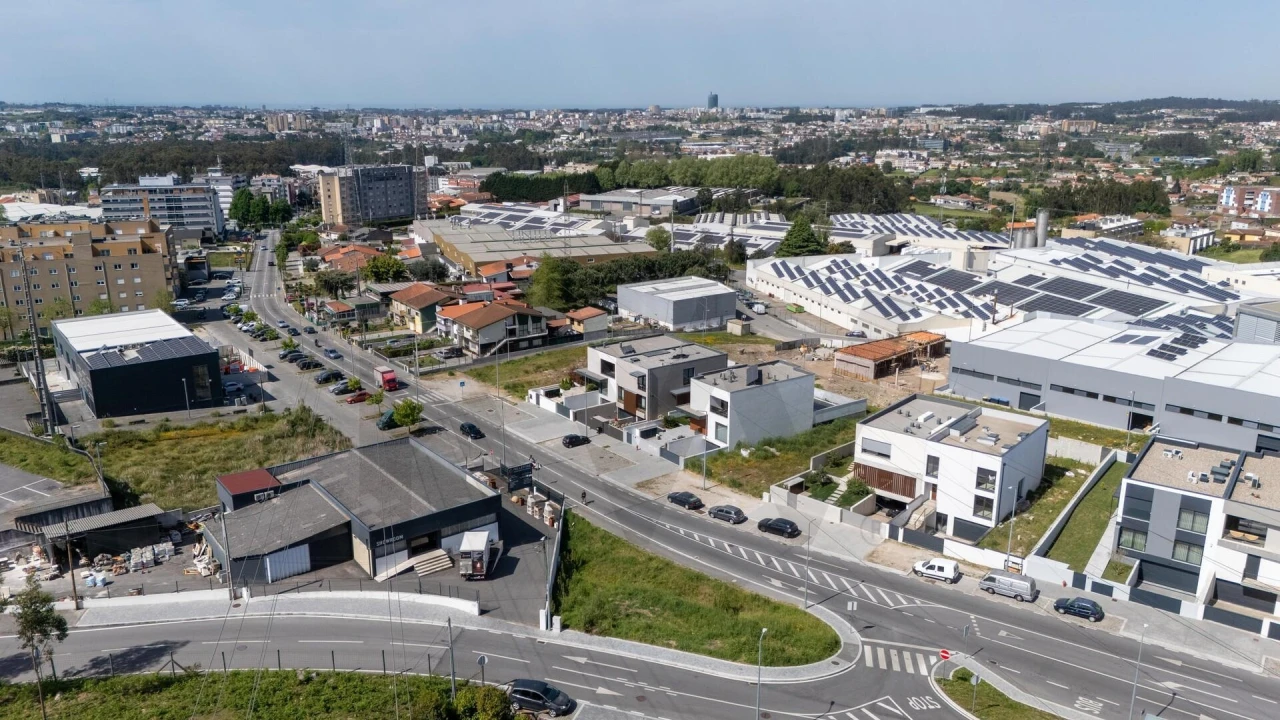 Terreno para Venda em Milheiros Foto 13
