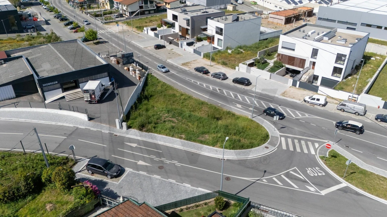 Terreno para Venda em Milheiros Foto 14