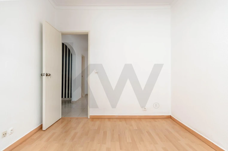 Apartamento T2 para Venda em Seixal, Arrentela e Aldeia de Paio Pires Foto 6