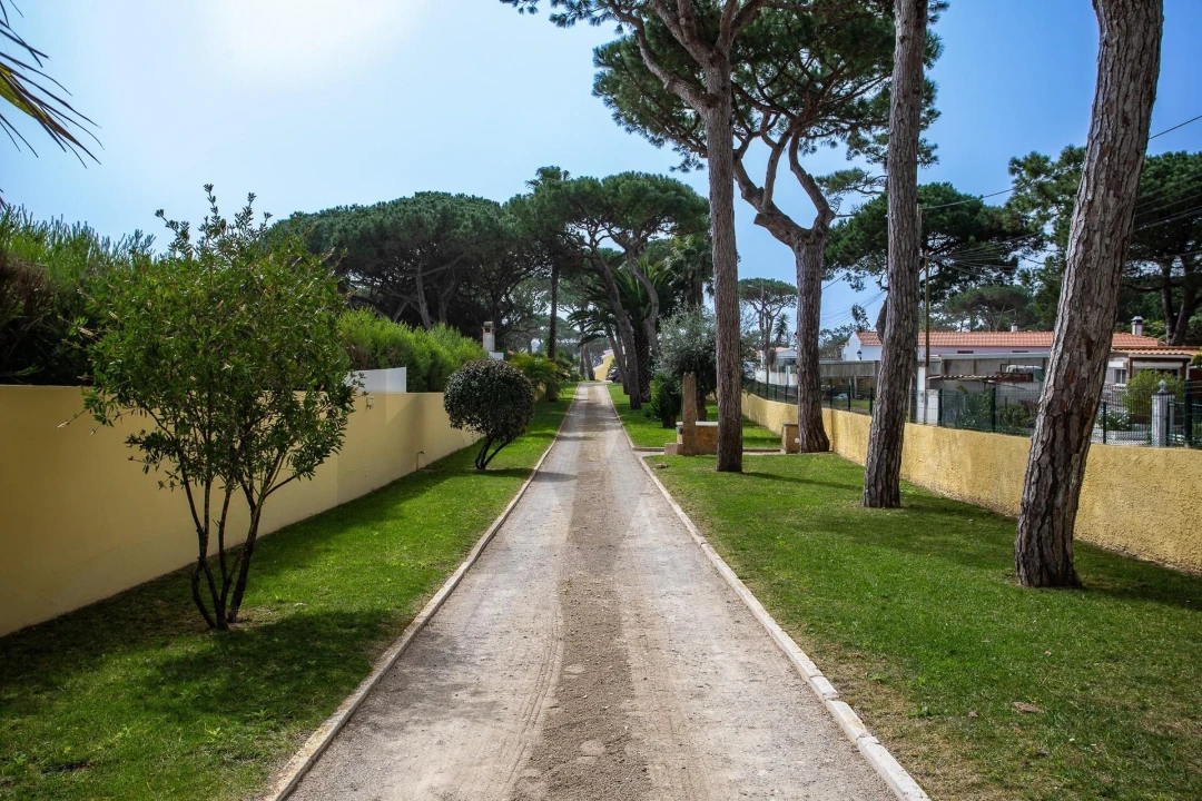 Moradia T4 para Venda em Santa Maria e São Miguel, São Martinho, São Pedro Penaferrim Foto 2