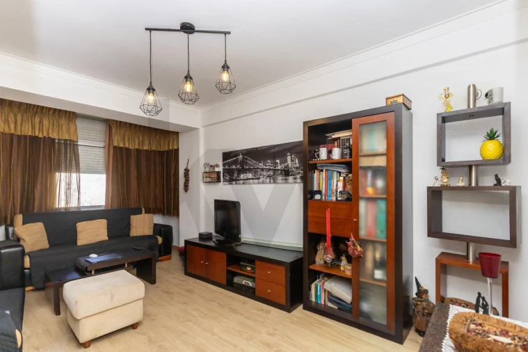 Apartamento T3 para Venda em Amora Foto 3