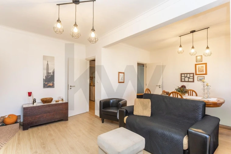 Apartamento T3 para Venda em Amora Foto 2