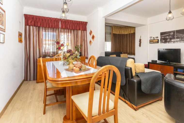 Apartamento T3 para Venda em Amora Foto 5