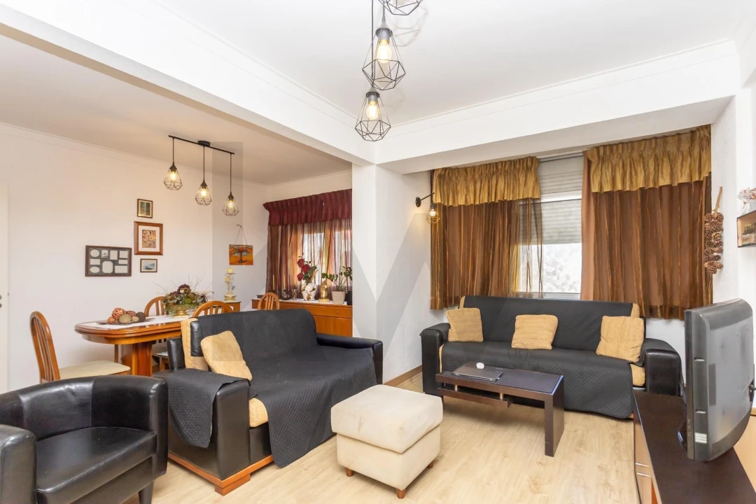 Apartamento T3 para Venda em Amora Foto 1