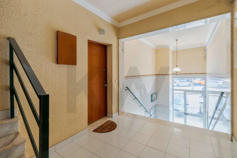 Apartamento T2 para Venda em Almada, Cova da Piedade, Pragal e Cacilhas Foto 2