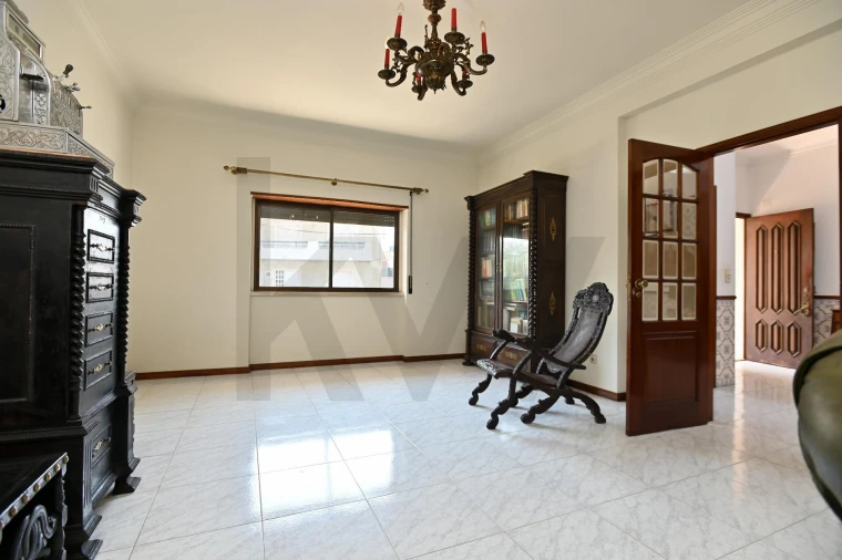 Moradia T5 para Venda em Algueirão-Mem Martins Foto 4