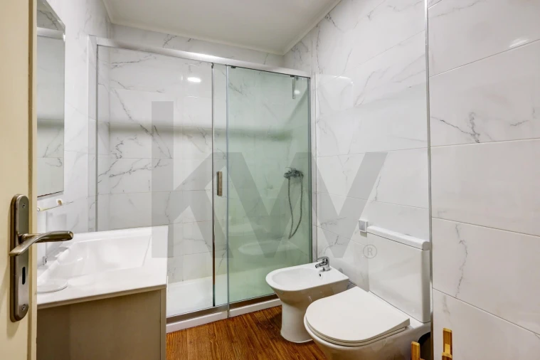 Apartamento T2 para Venda em Agualva e Mira-Sintra Foto 8