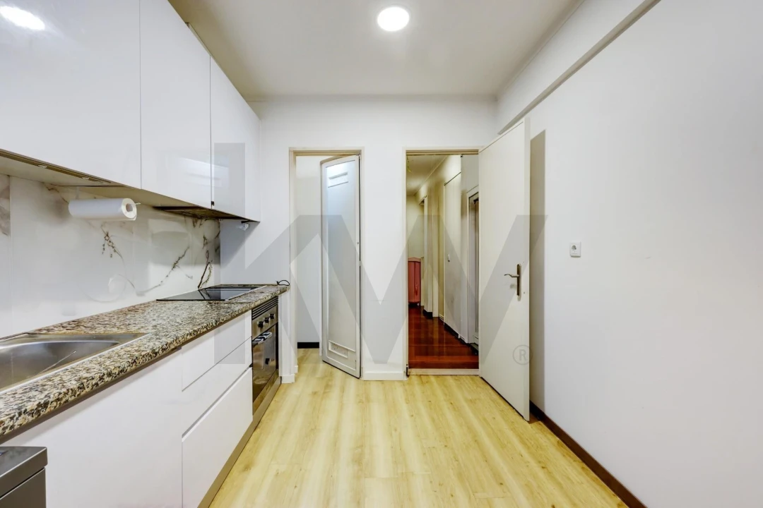 Apartamento T2 para Venda em Agualva e Mira-Sintra Foto 5