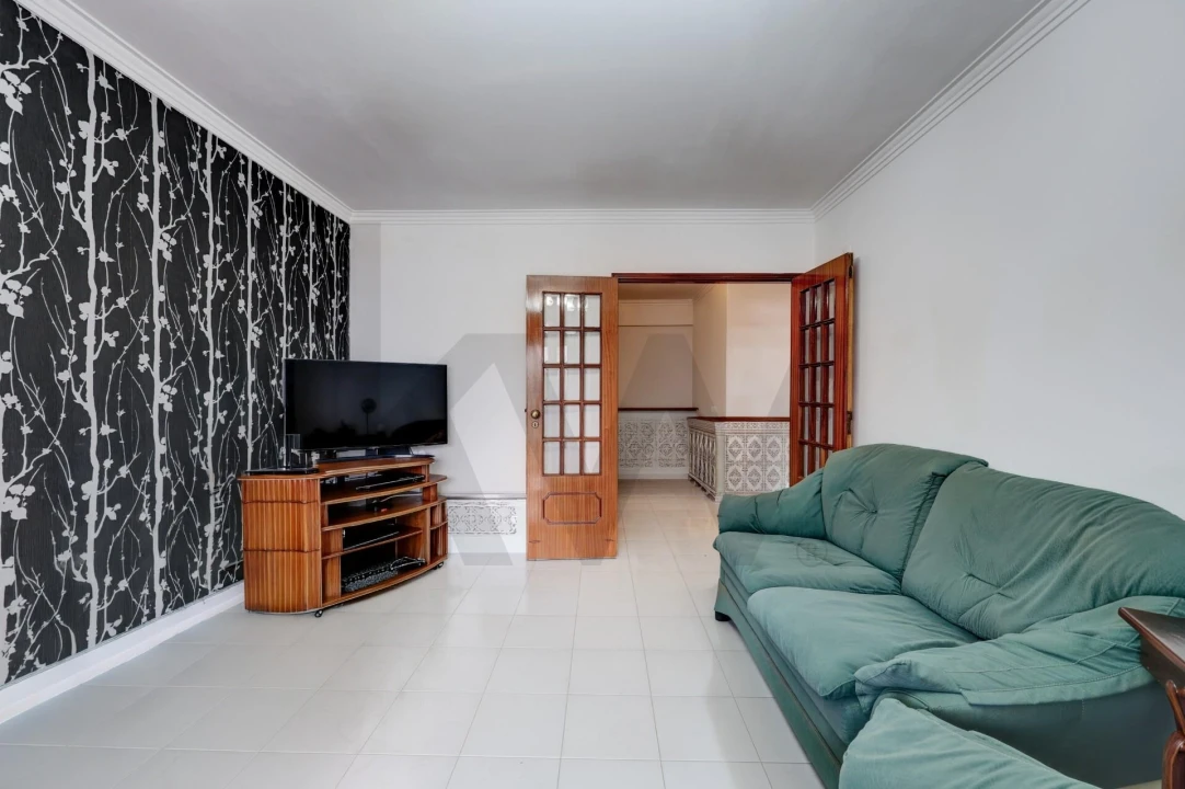 Apartamento T2 para Venda em Algueirão-Mem Martins Foto 4