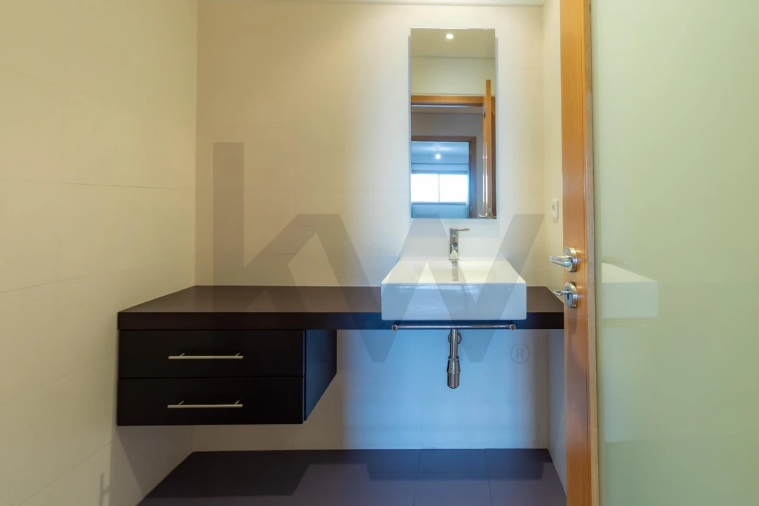 Apartamento T3 para Arrendamento em Pedrouços Foto 16