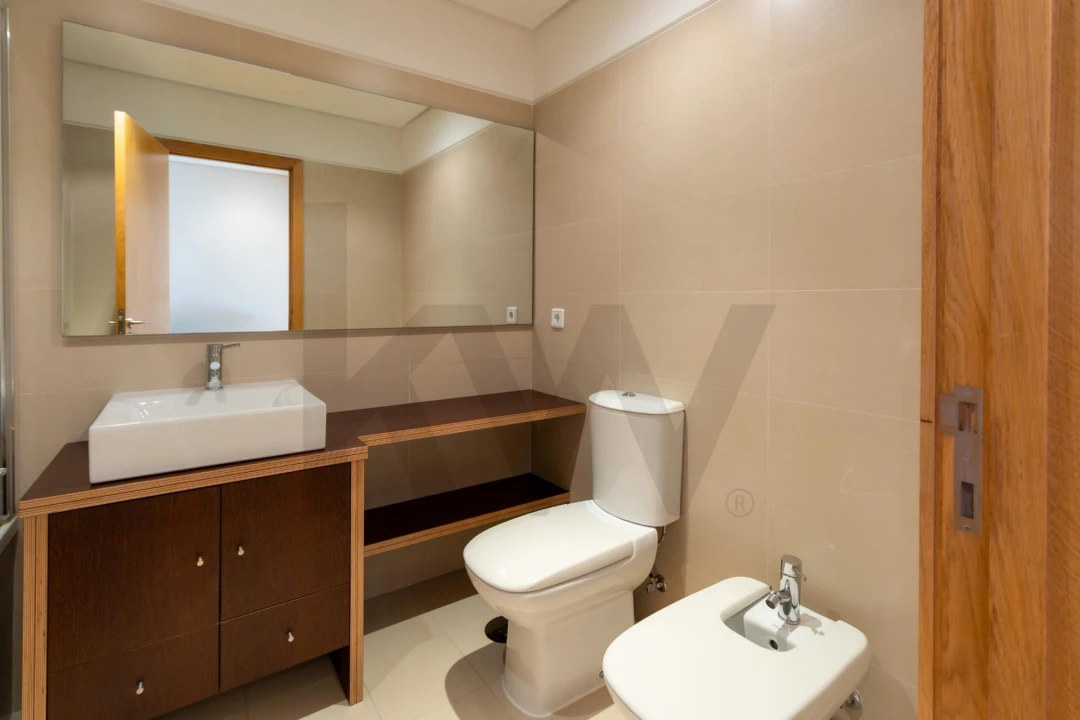 Apartamento T3 para Arrendamento em Pedrouços Foto 21