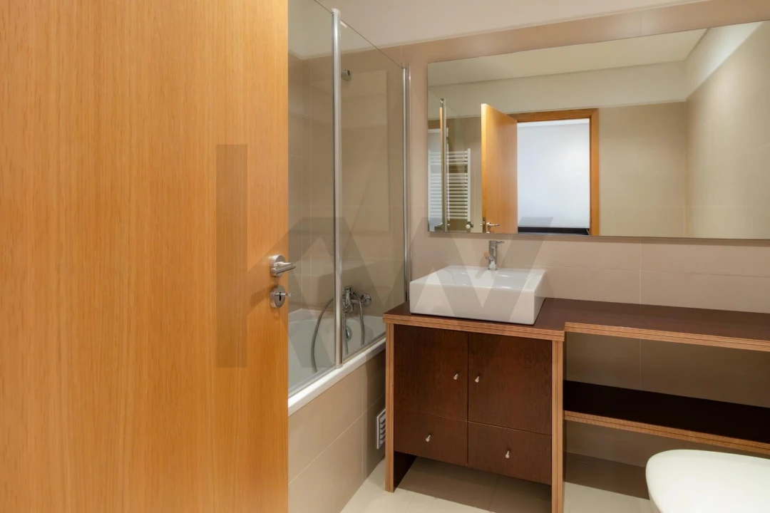 Apartamento T3 para Arrendamento em Pedrouços Foto 22