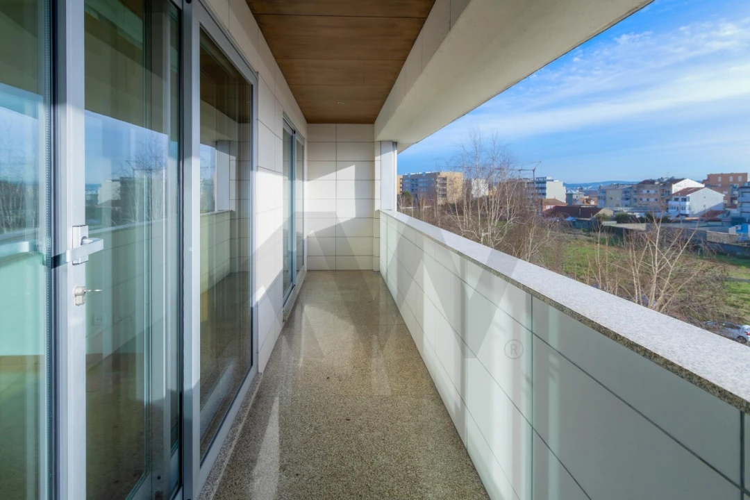 Apartamento T3 para Arrendamento em Pedrouços Foto 13