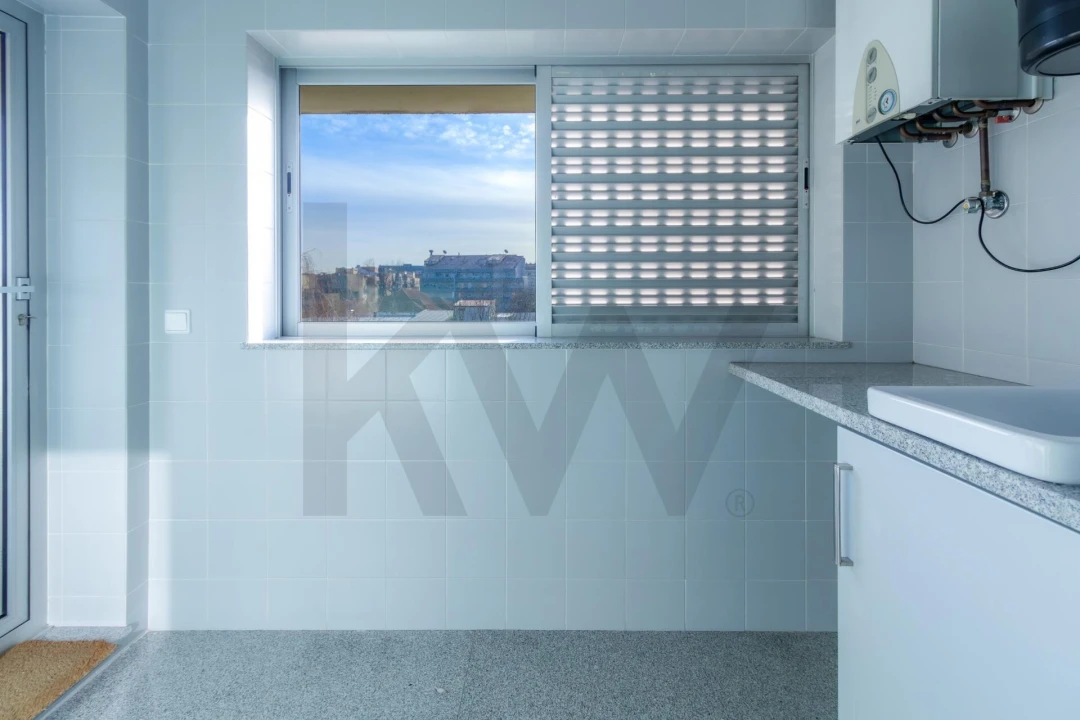 Apartamento T3 para Arrendamento em Pedrouços Foto 11