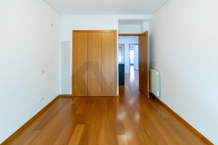 Apartamento T3 para Arrendamento em Pedrouços Foto 33