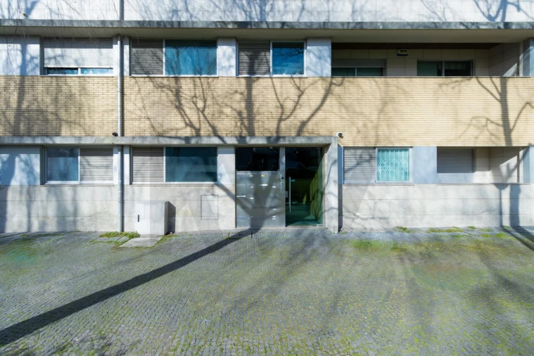 Apartamento T3 para Arrendamento em Pedrouços Foto 44