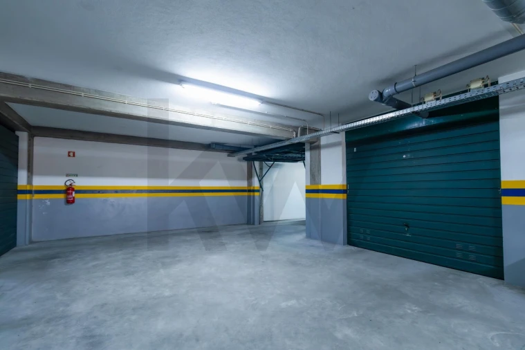 Apartamento T3 para Arrendamento em Pedrouços Foto 42