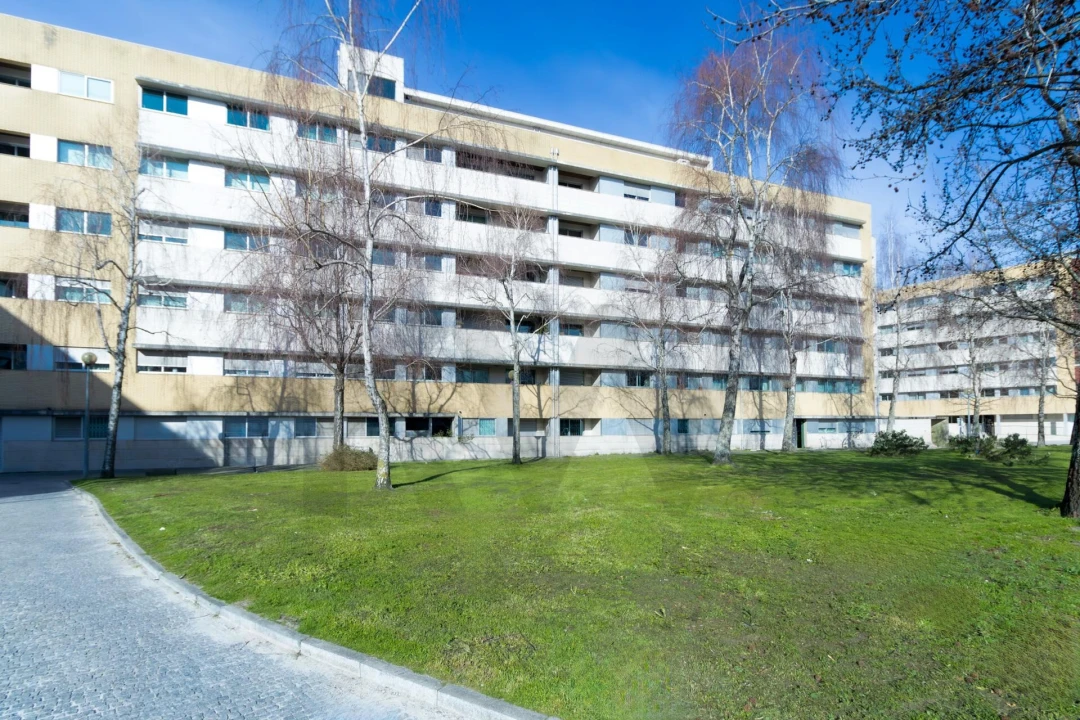 Apartamento T3 para Arrendamento em Pedrouços Foto 1