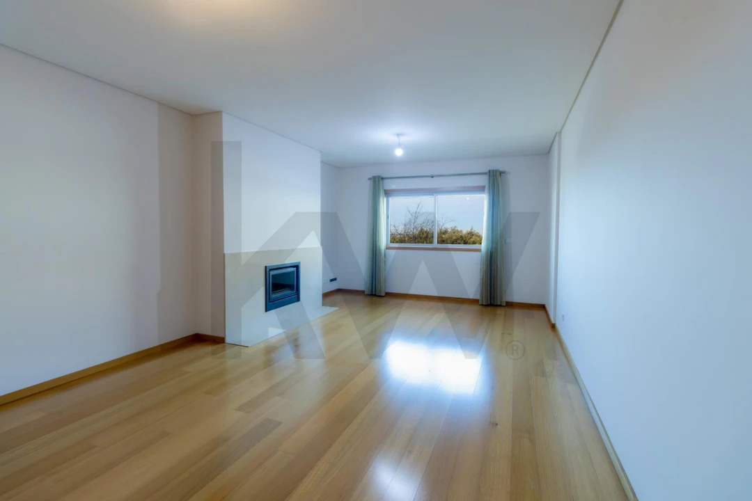 Apartamento T3 para Arrendamento em Pedrouços Foto 8
