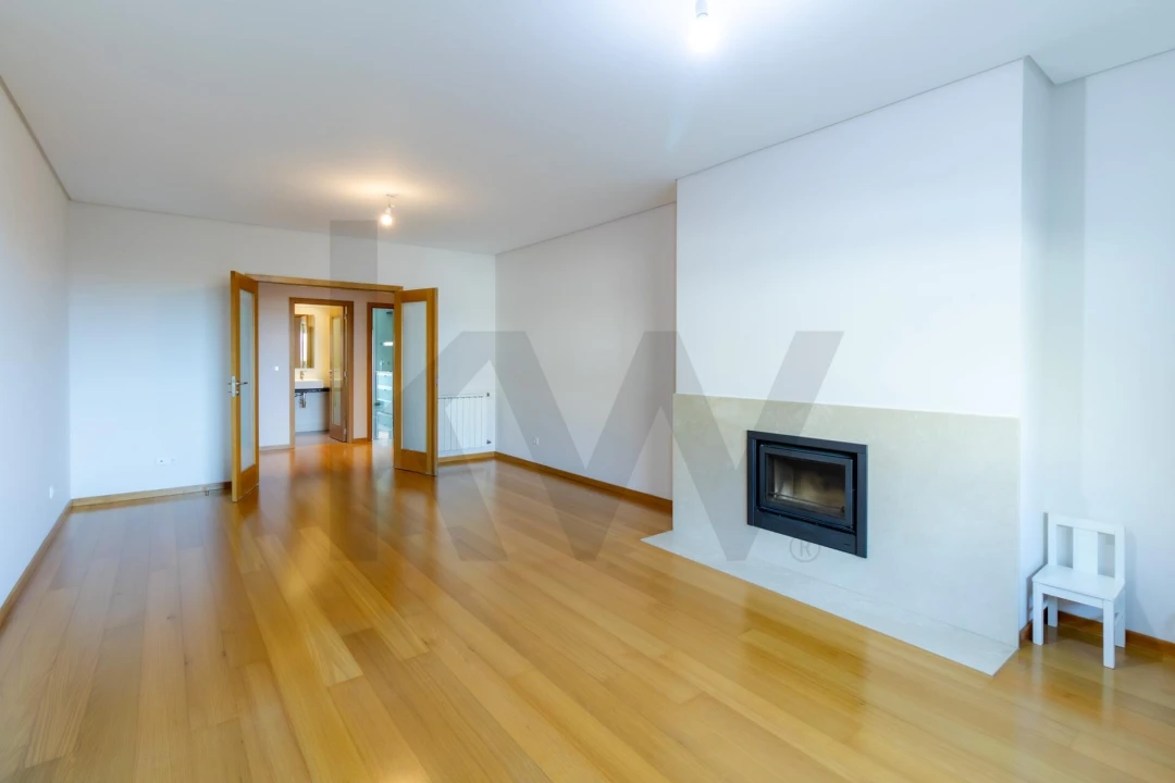 Apartamento T3 para Arrendamento em Pedrouços Foto 10