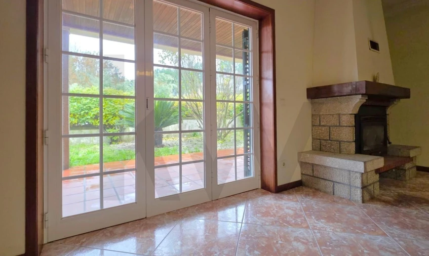 Apartamento T2 para Arrendamento em Amarante (São Gonçalo), Madalena, Cepelos e Gatão Foto 7